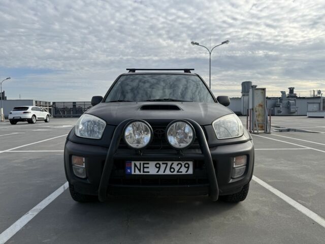 Красный Тойота РАВ 4, объемом двигателя 2 л и пробегом 262 тыс. км за 4000 $, фото 1 на Automoto.ua