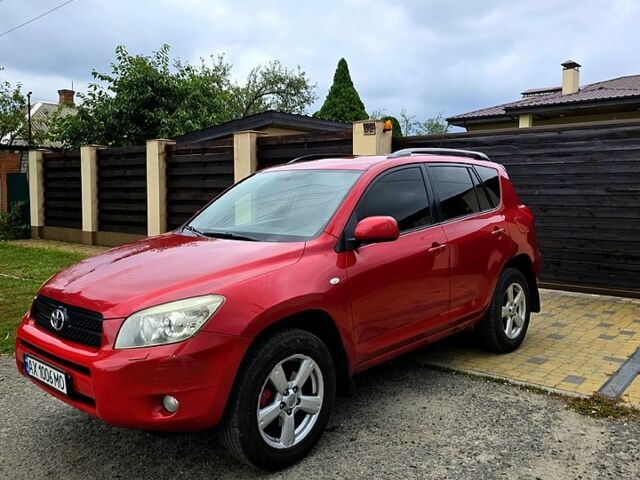 Червоний Тойота РАВ 4, об'ємом двигуна 2 л та пробігом 200 тис. км за 7500 $, фото 1 на Automoto.ua
