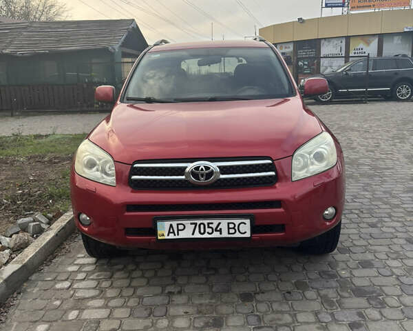 Красный Тойота РАВ 4, объемом двигателя 2 л и пробегом 168 тыс. км за 11500 $, фото 1 на Automoto.ua