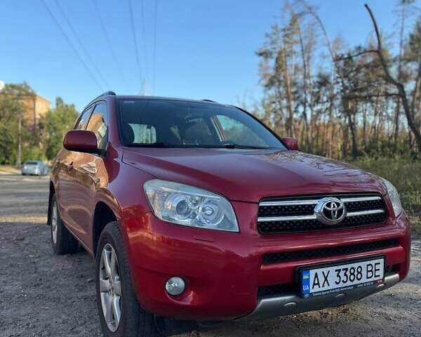 Красный Тойота РАВ 4, объемом двигателя 2 л и пробегом 197 тыс. км за 10900 $, фото 1 на Automoto.ua