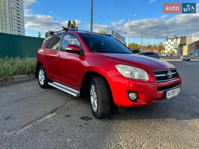Красный Тойота РАВ 4, объемом двигателя 2 л и пробегом 164 тыс. км за 12300 $, фото 1 на Automoto.ua