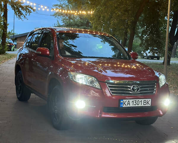 Красный Тойота РАВ 4, объемом двигателя 2.2 л и пробегом 212 тыс. км за 14999 $, фото 1 на Automoto.ua