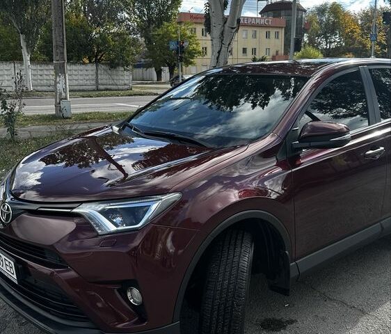 Красный Тойота РАВ 4, объемом двигателя 2 л и пробегом 82 тыс. км за 21500 $, фото 1 на Automoto.ua
