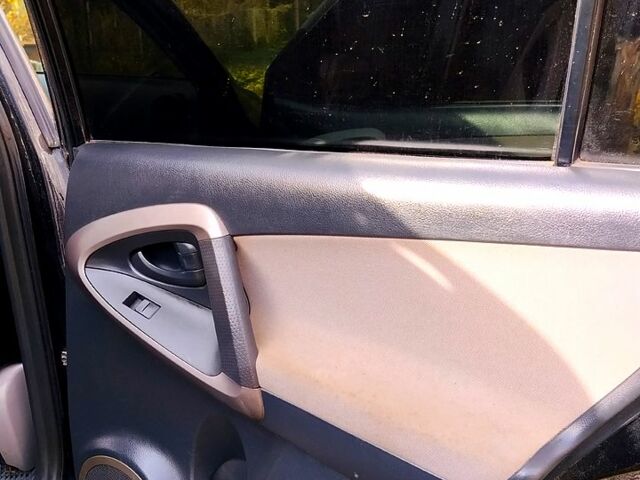 Тойота РАВ 4, объемом двигателя 2.4 л и пробегом 280 тыс. км за 7100 $, фото 1 на Automoto.ua