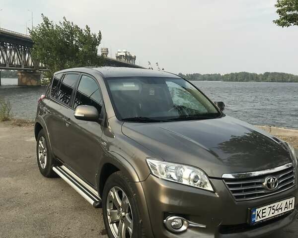 Тойота РАВ 4, объемом двигателя 2.2 л и пробегом 180 тыс. км за 14300 $, фото 1 на Automoto.ua