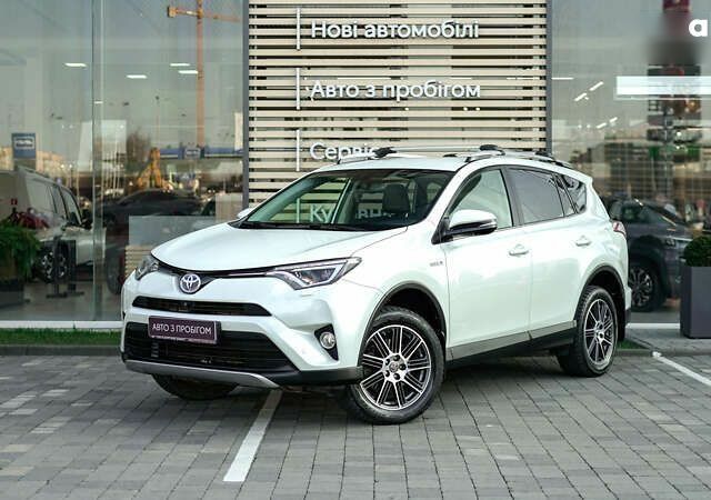 Тойота РАВ 4 2017 у Львові на Automoto.ua Тойота РАВ 4, об'ємом двигуна 0 л та пробігом 104 тис. км за 26632 $, фото 1 на Automoto.ua