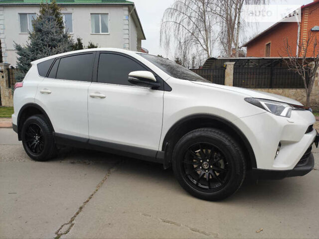 Тойота РАВ 4 2017 в Одессе на Automoto.ua Тойота РАВ 4, объемом двигателя 2 л и пробегом 94 тыс. км за 22800 $, фото 1 на Automoto.ua
