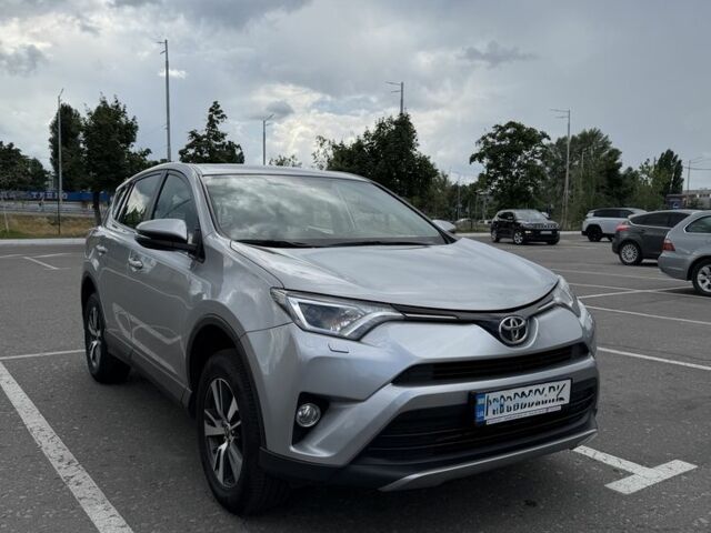 Серый Тойота РАВ 4, объемом двигателя 0 л и пробегом 141 тыс. км за 22500 $, фото 1 на Automoto.ua
