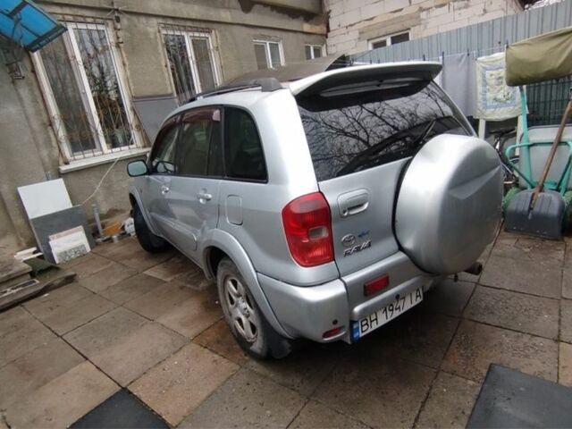 Серый Тойота РАВ 4, объемом двигателя 2 л и пробегом 119 тыс. км за 5500 $, фото 1 на Automoto.ua