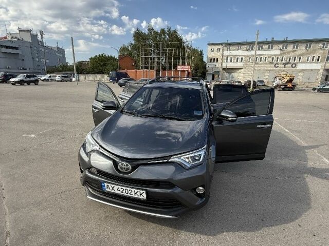 Серый Тойота РАВ 4, объемом двигателя 2.5 л и пробегом 118 тыс. км за 22000 $, фото 1 на Automoto.ua