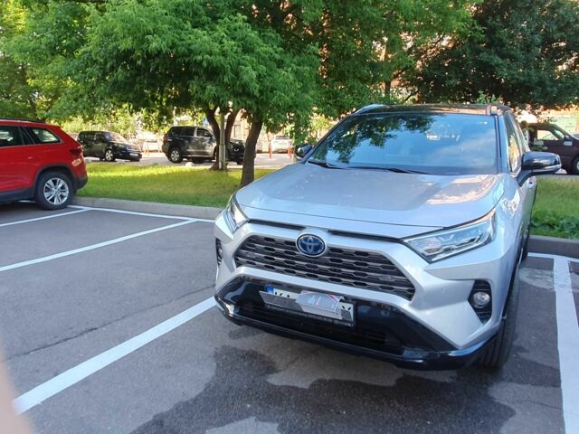 Серый Тойота РАВ 4, объемом двигателя 2.5 л и пробегом 3 тыс. км за 35500 $, фото 1 на Automoto.ua