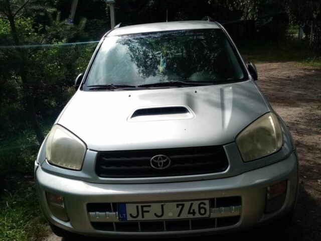 Серый Тойота РАВ 4, объемом двигателя 2 л и пробегом 400 тыс. км за 4500 $, фото 1 на Automoto.ua