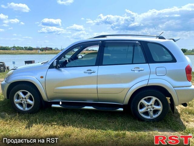 Сірий Тойота РАВ 4, об'ємом двигуна 2 л та пробігом 225 тис. км за 7200 $, фото 1 на Automoto.ua