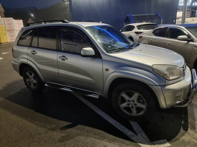 Серый Тойота РАВ 4, объемом двигателя 2 л и пробегом 338 тыс. км за 5700 $, фото 1 на Automoto.ua