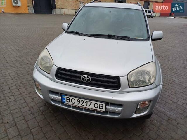 Серый Тойота РАВ 4, объемом двигателя 2 л и пробегом 309 тыс. км за 5400 $, фото 1 на Automoto.ua