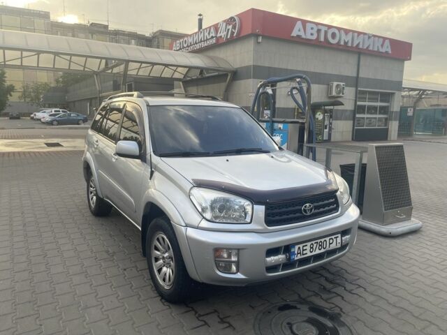 Серый Тойота РАВ 4, объемом двигателя 2 л и пробегом 210 тыс. км за 5850 $, фото 1 на Automoto.ua