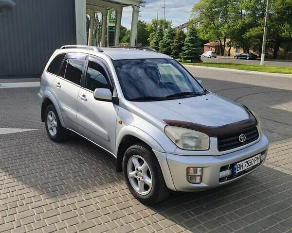 Сірий Тойота РАВ 4, об'ємом двигуна 2 л та пробігом 206 тис. км за 7000 $, фото 1 на Automoto.ua