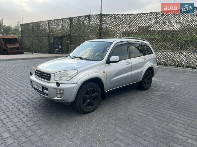 Серый Тойота РАВ 4, объемом двигателя 2 л и пробегом 203 тыс. км за 6300 $, фото 1 на Automoto.ua