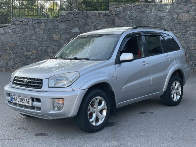Серый Тойота РАВ 4, объемом двигателя 2 л и пробегом 300 тыс. км за 6855 $, фото 1 на Automoto.ua