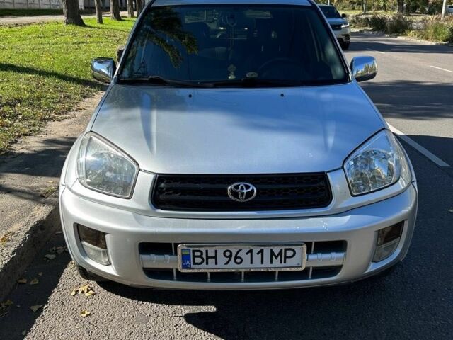 Серый Тойота РАВ 4, объемом двигателя 2 л и пробегом 198 тыс. км за 7000 $, фото 1 на Automoto.ua