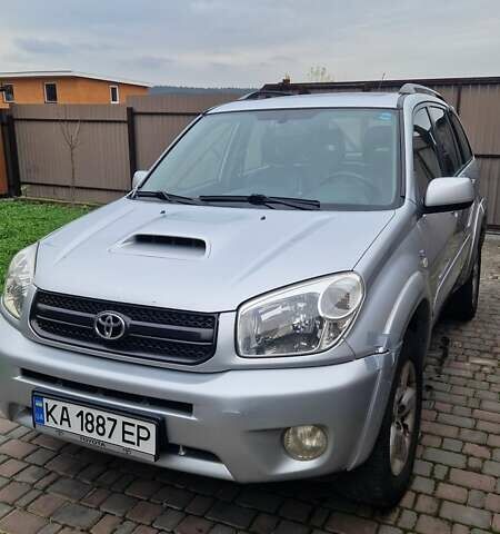 Серый Тойота РАВ 4, объемом двигателя 2 л и пробегом 265 тыс. км за 6000 $, фото 1 на Automoto.ua