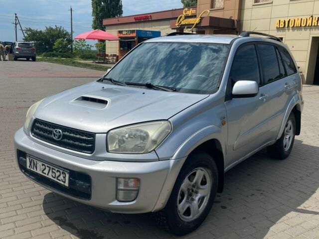 Серый Тойота РАВ 4, объемом двигателя 2 л и пробегом 370 тыс. км за 3600 $, фото 1 на Automoto.ua