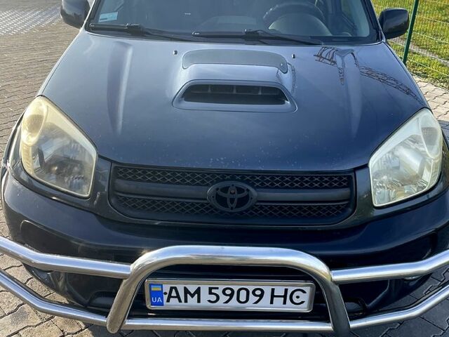 Серый Тойота РАВ 4, объемом двигателя 2 л и пробегом 350 тыс. км за 6500 $, фото 1 на Automoto.ua