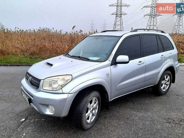 Серый Тойота РАВ 4, объемом двигателя 2 л и пробегом 331 тыс. км за 5500 $, фото 1 на Automoto.ua