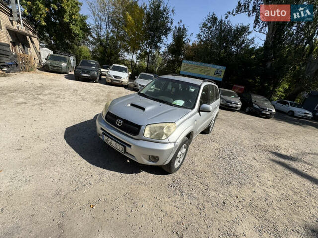Серый Тойота РАВ 4, объемом двигателя 2 л и пробегом 350 тыс. км за 2500 $, фото 1 на Automoto.ua