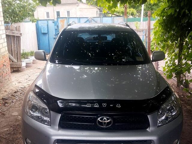 Сірий Тойота РАВ 4, об'ємом двигуна 2 л та пробігом 206 тис. км за 7160 $, фото 1 на Automoto.ua