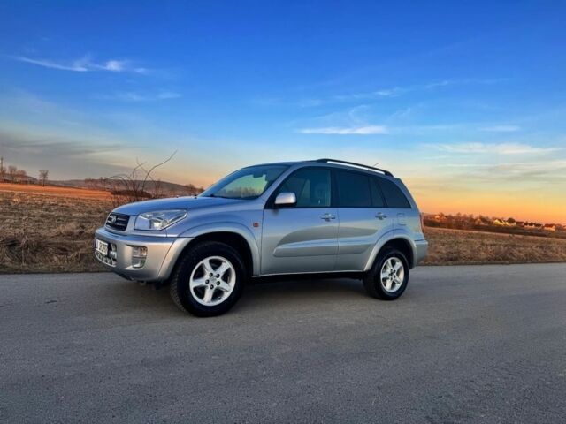 Серый Тойота РАВ 4, объемом двигателя 2.2 л и пробегом 240 тыс. км за 2400 $, фото 1 на Automoto.ua