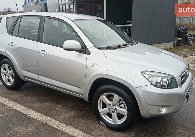 Сірий Тойота РАВ 4, об'ємом двигуна 2.2 л та пробігом 259 тис. км за 8950 $, фото 1 на Automoto.ua