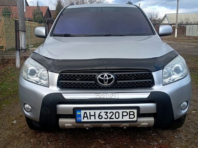 Сірий Тойота РАВ 4, об'ємом двигуна 2 л та пробігом 186 тис. км за 9000 $, фото 1 на Automoto.ua