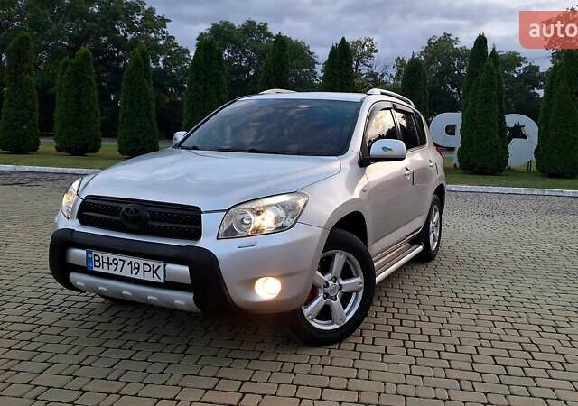 Сірий Тойота РАВ 4, об'ємом двигуна 2 л та пробігом 194 тис. км за 7299 $, фото 1 на Automoto.ua