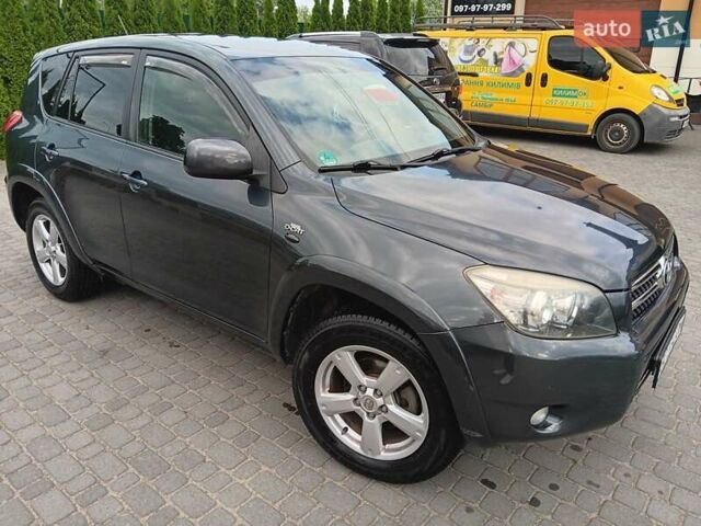 Серый Тойота РАВ 4, объемом двигателя 2.23 л и пробегом 288 тыс. км за 9200 $, фото 1 на Automoto.ua