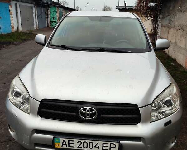 Серый Тойота РАВ 4, объемом двигателя 2 л и пробегом 160 тыс. км за 9300 $, фото 1 на Automoto.ua