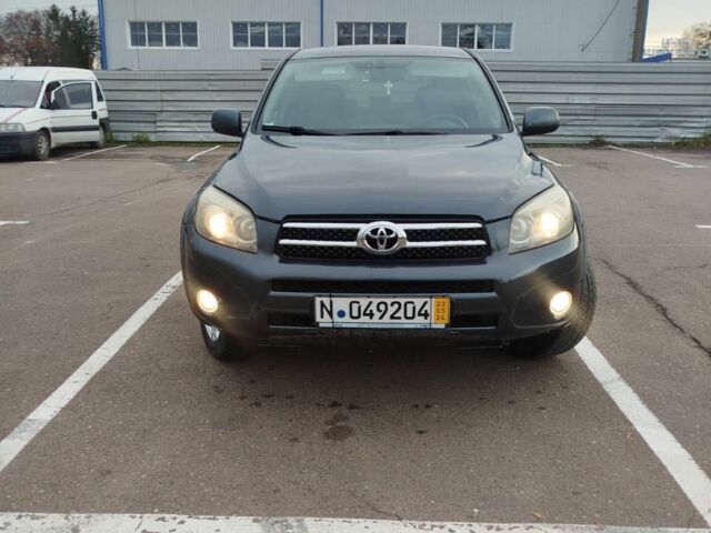 Серый Тойота РАВ 4, объемом двигателя 2.2 л и пробегом 296 тыс. км за 4200 $, фото 1 на Automoto.ua