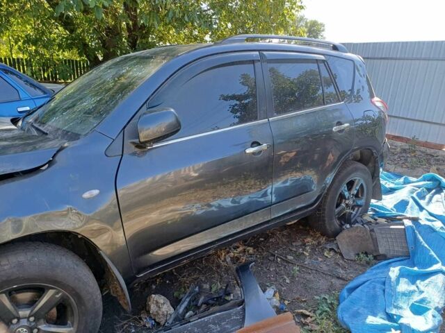 Сірий Тойота РАВ 4, об'ємом двигуна 0 л та пробігом 236 тис. км за 999 $, фото 1 на Automoto.ua