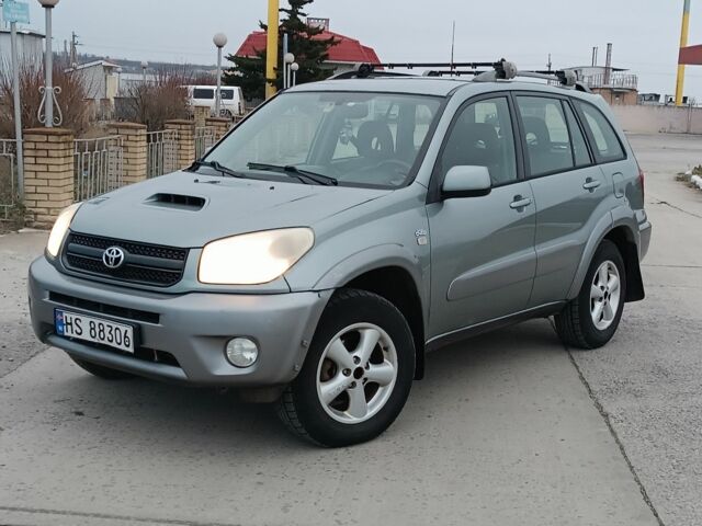Серый Тойота РАВ 4, объемом двигателя 2 л и пробегом 260 тыс. км за 4250 $, фото 1 на Automoto.ua