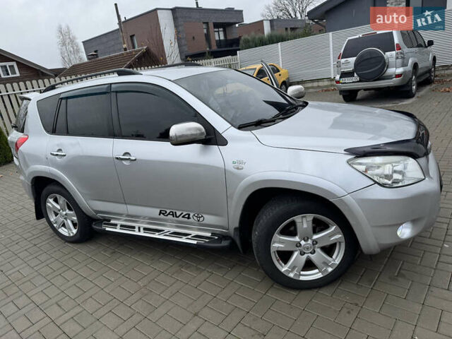 Серый Тойота РАВ 4, объемом двигателя 2.23 л и пробегом 343 тыс. км за 8100 $, фото 1 на Automoto.ua