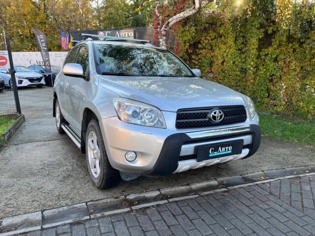 Сірий Тойота РАВ 4, об'ємом двигуна 2 л та пробігом 145 тис. км за 10500 $, фото 1 на Automoto.ua