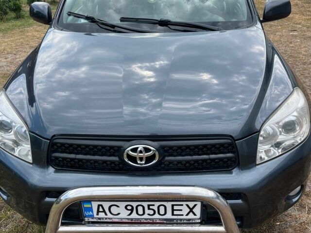 Серый Тойота РАВ 4, объемом двигателя 2.2 л и пробегом 307 тыс. км за 8100 $, фото 1 на Automoto.ua