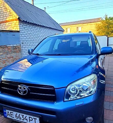 Сірий Тойота РАВ 4, об'ємом двигуна 2 л та пробігом 205 тис. км за 9200 $, фото 1 на Automoto.ua
