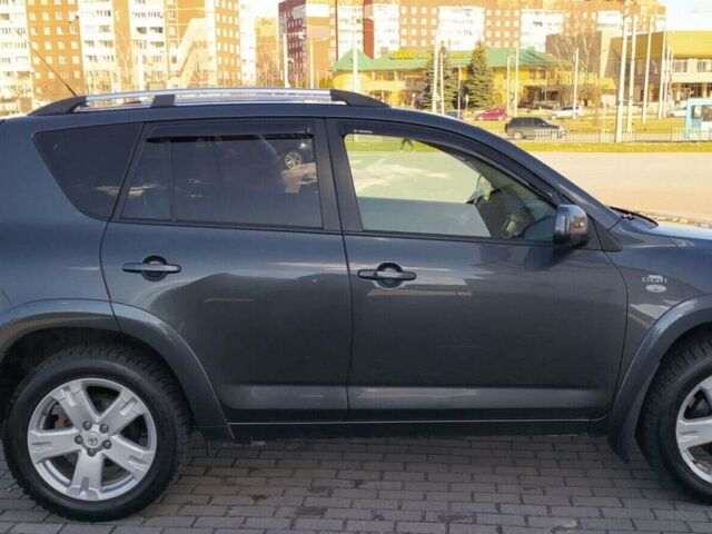 Серый Тойота РАВ 4, объемом двигателя 2.2 л и пробегом 255 тыс. км за 11500 $, фото 1 на Automoto.ua