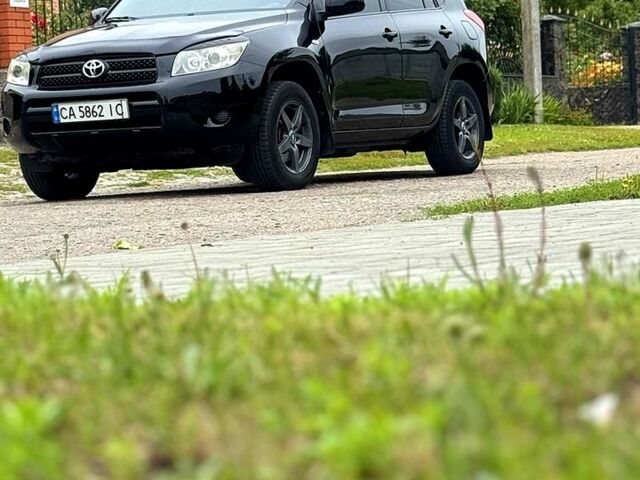 Серый Тойота РАВ 4, объемом двигателя 1.6 л и пробегом 230 тыс. км за 9400 $, фото 1 на Automoto.ua