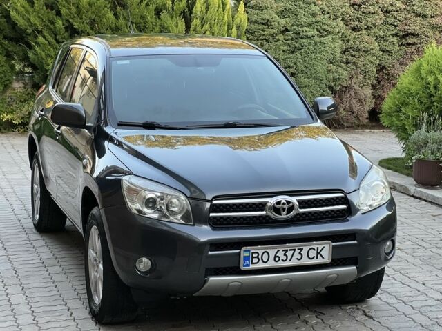 Сірий Тойота РАВ 4, об'ємом двигуна 2.2 л та пробігом 216 тис. км за 8200 $, фото 1 на Automoto.ua
