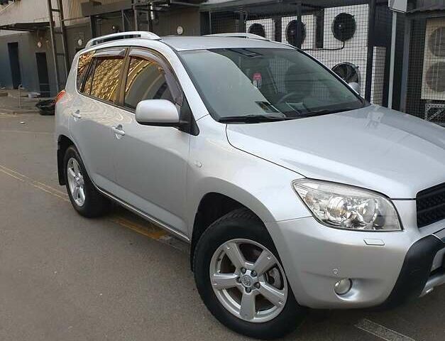 Сірий Тойота РАВ 4, об'ємом двигуна 2 л та пробігом 238 тис. км за 9500 $, фото 1 на Automoto.ua