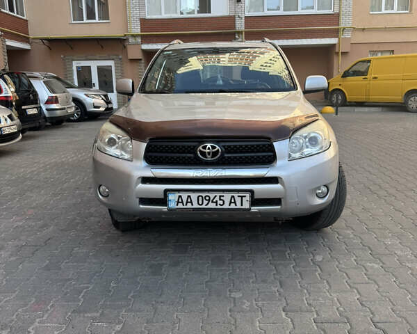 Сірий Тойота РАВ 4, об'ємом двигуна 2 л та пробігом 305 тис. км за 9500 $, фото 1 на Automoto.ua