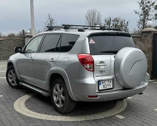 Сірий Тойота РАВ 4, об'ємом двигуна 2.4 л та пробігом 144 тис. км за 11200 $, фото 1 на Automoto.ua