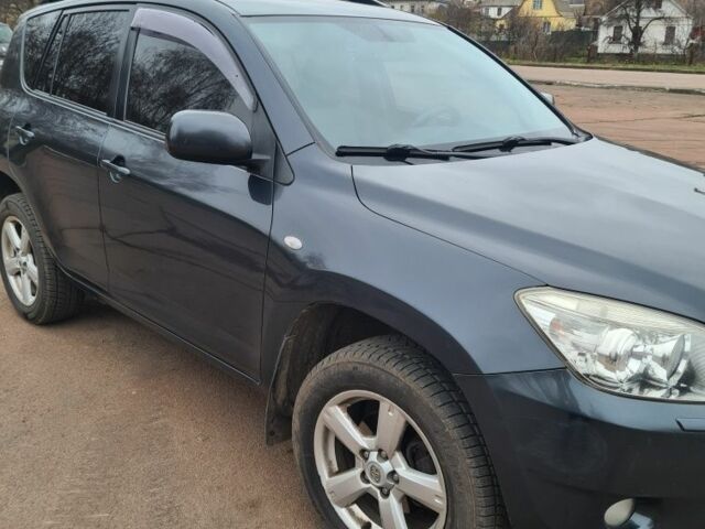 Серый Тойота РАВ 4, объемом двигателя 2 л и пробегом 238 тыс. км за 8800 $, фото 1 на Automoto.ua